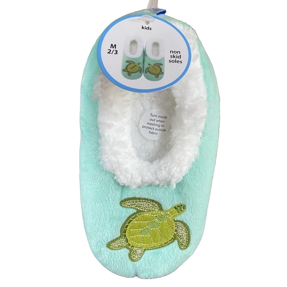 SNOOZIES Pairable Slipper Socks Non-Slip Fuzzy Mint Green Sea Turtles Ki…